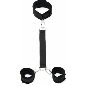 Cătușe cu Zgardă Soft Collar Rimba Negru Cătușe cu Zgardă Soft Collar Rimba Negru pe Domnisoare.ro